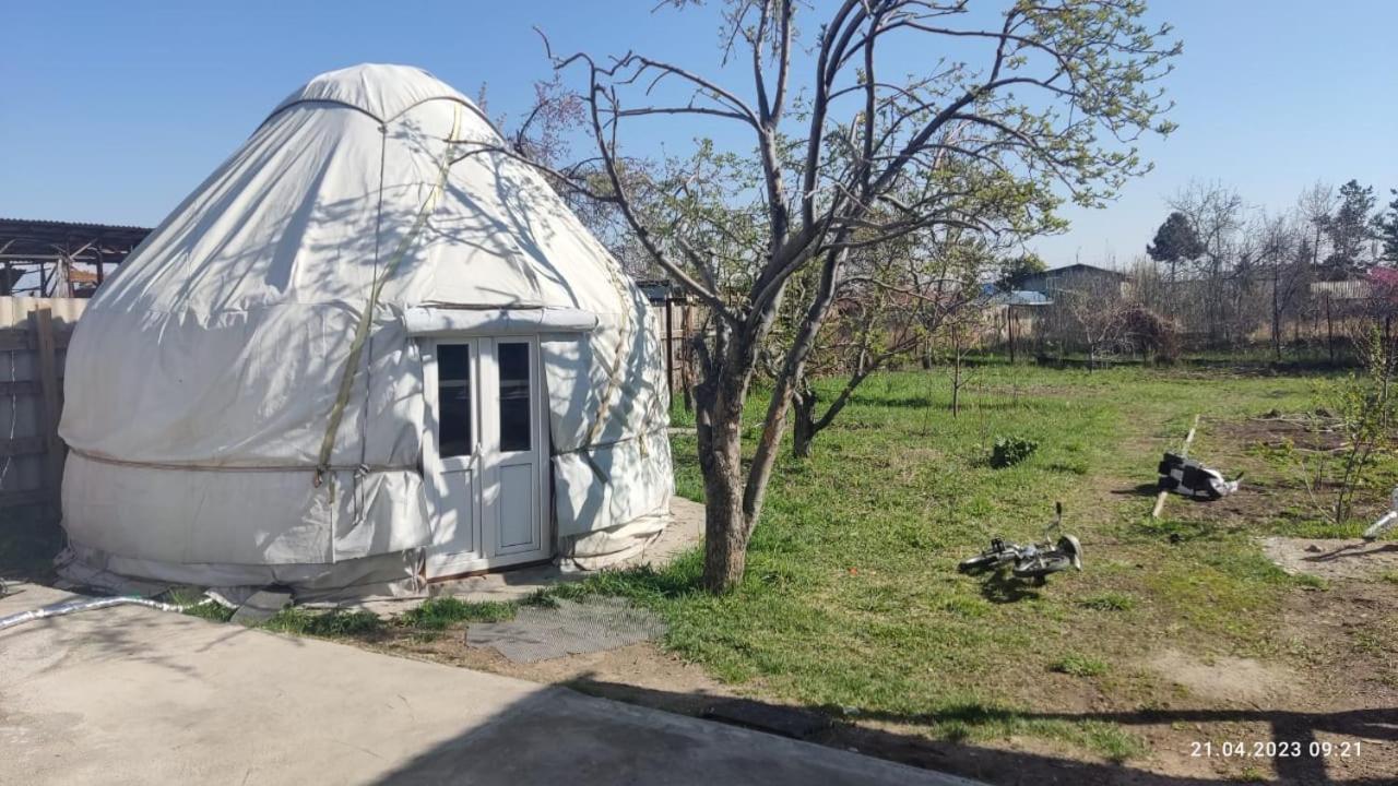 Yurt Stay In Downtown Каракол Екстериор снимка