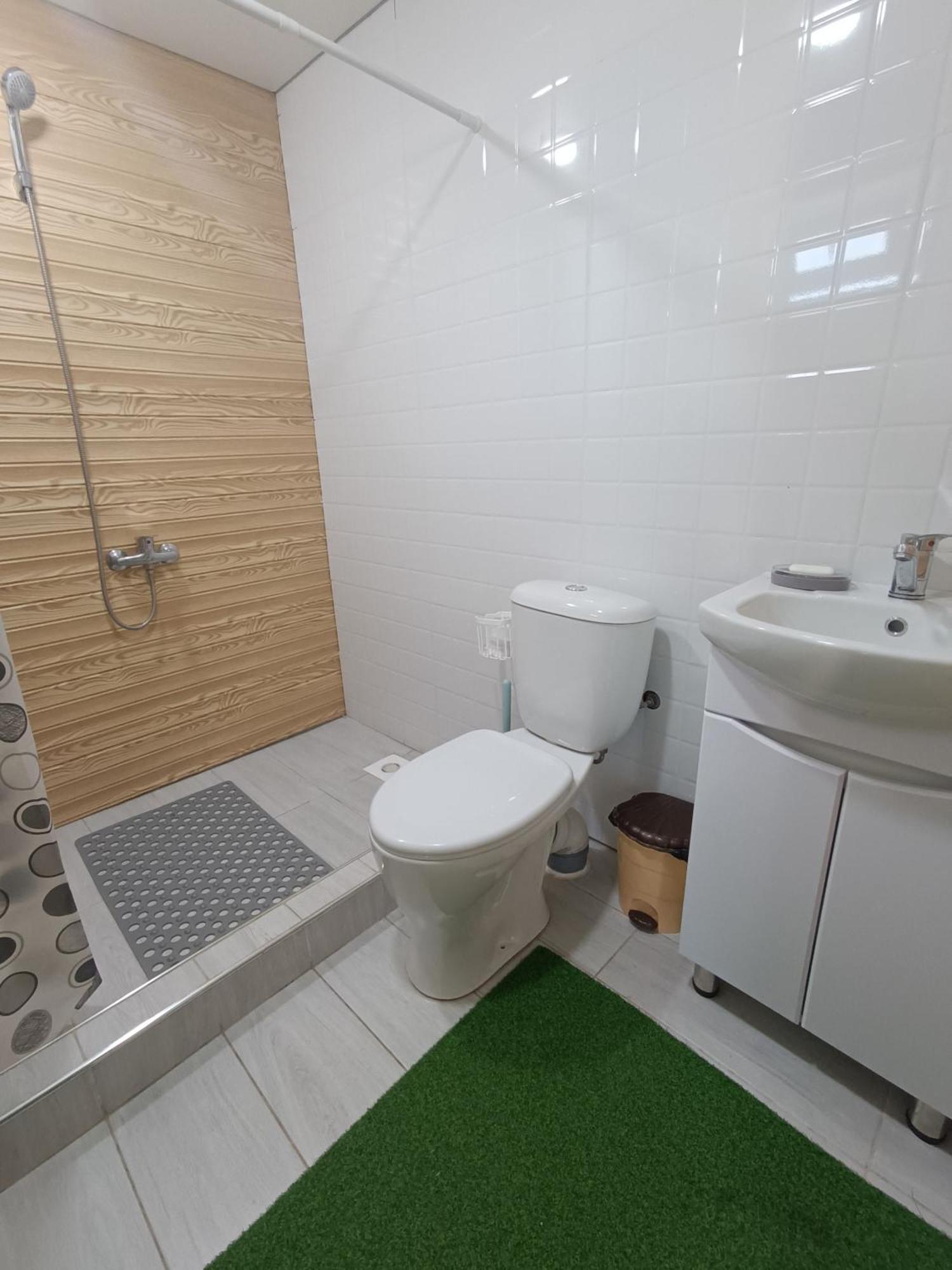 Yurt Stay In Downtown Каракол Стая снимка